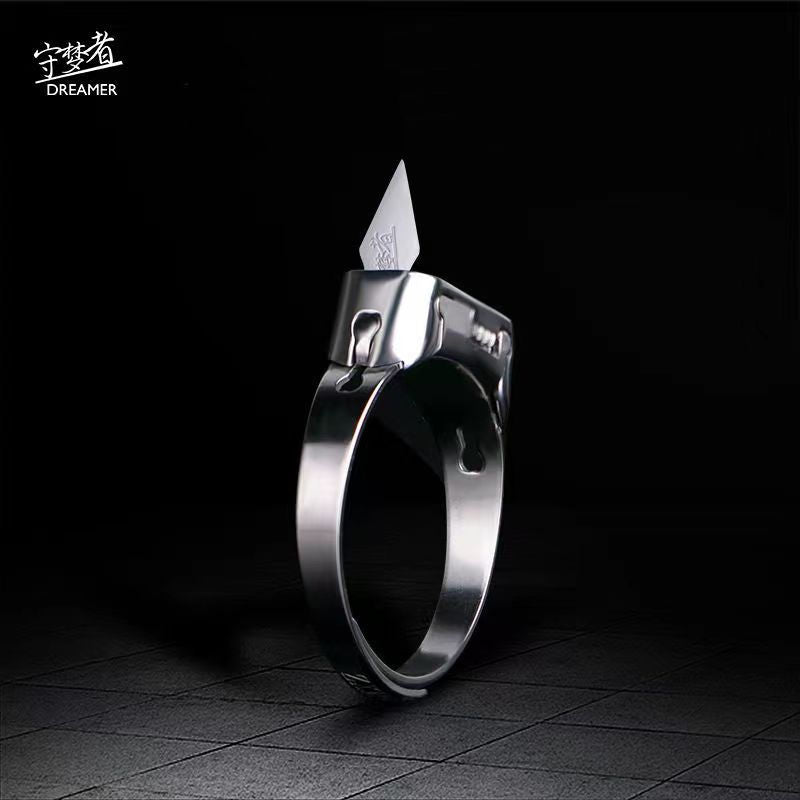 Dreamerâ„?Ring with Hidden Blade